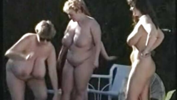 امرأة سمراء ذات الشعر مواقع افلام سكس مترجم عربي القصير تستمني أثناء مشاهدة كيف تركب صديقتها روكو سيفريددي