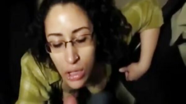 فاتنة مثير Tory Lane موقع سكس مترجمه و Brit Shields يشتركان في الديك الأسود الضخم