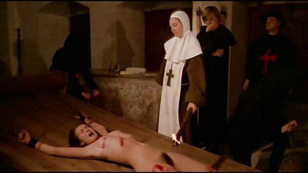 الفرج الأبيض السيئ رايفينيس يتمدد بشدة بينما موقع xnxx محارم هي تتلاعب في أحمقها