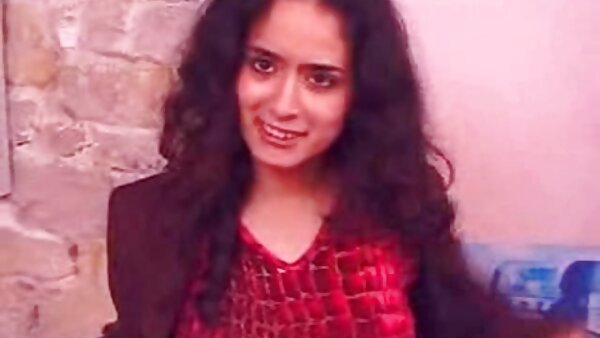 هوسي أصلع فاتنة الرأس يأخذ من موقع يكس مترجم السراويل القصيرة وتمتص ديك