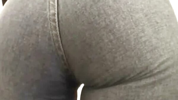 السحاقيات موقع سكس امهات مترجم المتحمسة جوليا آن وساماثا رايان يرضي كل منهما الآخر