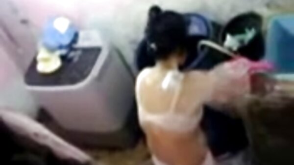 غريب مولاني ريفيرا مواقع سكس امهات يعطي اللسان وركوب الديك في الهواء الطلق