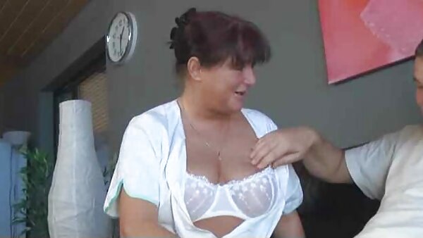 تظهر كتكوت القرية الصغيرة جيما حلمتها الساحرة مع حلمات مرح مواقع سكس اخوات مترجم