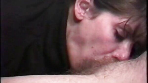 امرأة سمراء مواقع سكس امهات مفلس المهيمنة Mason Moore يقدم المتأنق في قناع مع HANDJOB